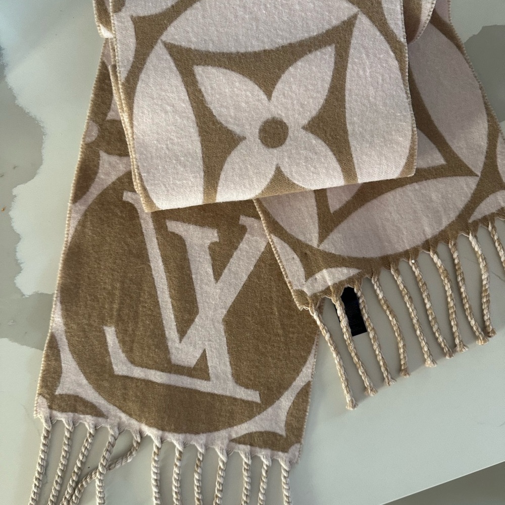 Louis Vuitton Rose Beige and Off-White Monogram Scarf
